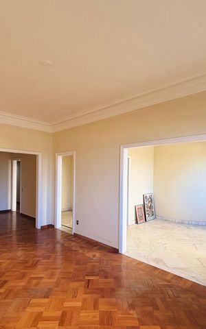 Apartamento para alugar com 172m², 3 quartos e 1 vaga
