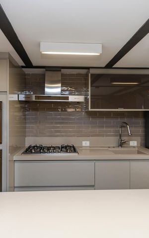Apartamento à venda com 149m², 2 quartos e 2 vagas Apartamento à venda com 149m², 2 quartos e 2 vagasCozinha