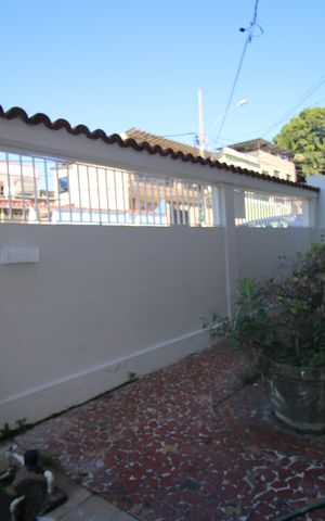 Casa para alugar com 360m², 5 quartos e 8 vagasQuintal frente