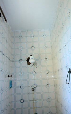 Casa para alugar com 360m², 5 quartos e 8 vagasCasa 3 - Banheiro social 