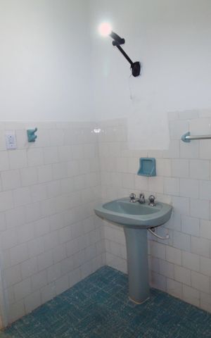 Casa para alugar com 360m², 5 quartos e 8 vagasBanheiro