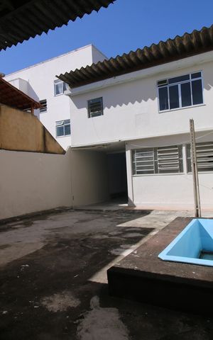 Casa para alugar com 360m², 5 quartos e 8 vagasQuintal fundos e Piscina