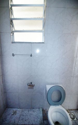 Casa para alugar com 360m², 5 quartos e 8 vagasCasa 2 - Banheiro social