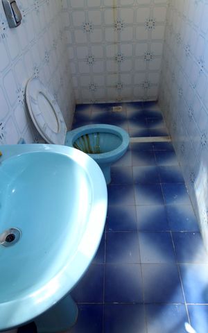 Casa para alugar com 360m², 5 quartos e 8 vagasCasa 3 - Banheiro social 