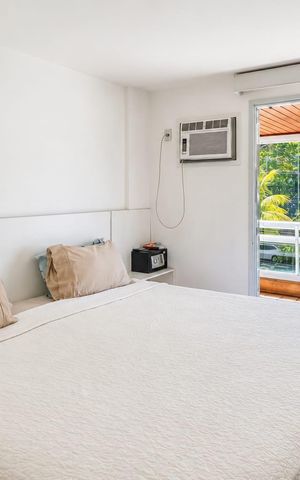 Apartamento à venda com 320m², 4 quartos e 3 vagas Apartamento à venda com 320m², 4 quartos e 3 vagasQuarto