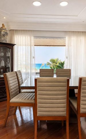 Apartamento à venda com 320m², 4 quartos e 3 vagas Apartamento à venda com 320m², 4 quartos e 3 vagasSala de Jantar