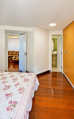 Apartamento à venda com 320m², 4 quartos e 3 vagas Apartamento à venda com 320m², 4 quartos e 3 vagasQuarto