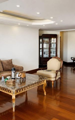 Apartamento à venda com 320m², 4 quartos e 3 vagas Apartamento à venda com 320m², 4 quartos e 3 vagasSala