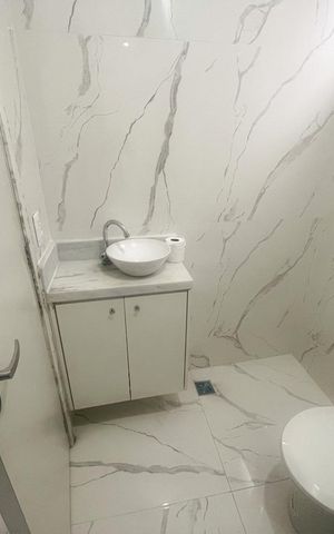 Casa de condomínio para alugar com 60m², 2 quartos e sem vaga Casa de condomínio para alugar com 60m², 2 quartos e sem vagaBanheiro