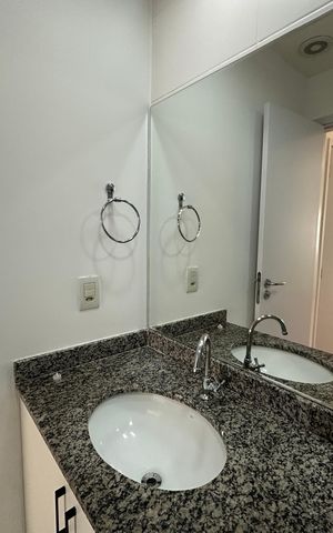 Apartamento para alugar com 69m², 2 quartos e 1 vaga Apartamento para alugar com 69m², 2 quartos e 1 vagaBanheiro da Suíte