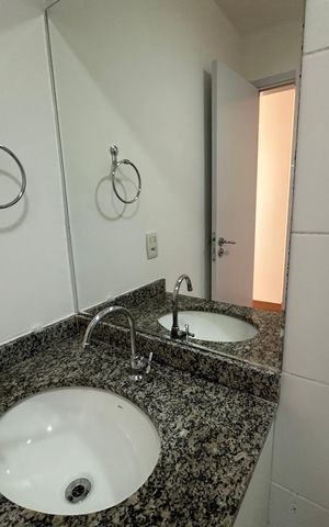 Apartamento para alugar com 69m², 2 quartos e 1 vaga Apartamento para alugar com 69m², 2 quartos e 1 vagaBanheiro da Suíte