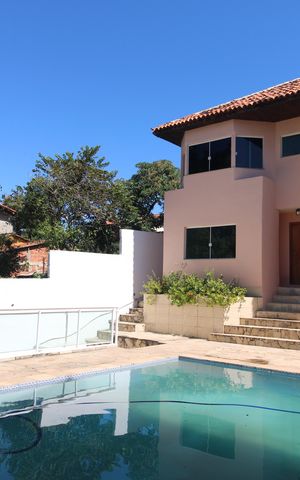 Casa para alugar com 360m², 3 quartos e 2 vagasFrente da casa