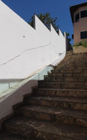 Casa para alugar com 360m², 3 quartos e 2 vagasEscada
