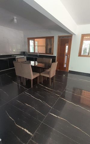 Casa para alugar com 520m², 4 quartos e 12 vagas Casa para alugar com 520m², 4 quartos e 12 vagasCozinha