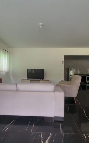 Casa para alugar com 520m², 4 quartos e 12 vagas Casa para alugar com 520m², 4 quartos e 12 vagasSala