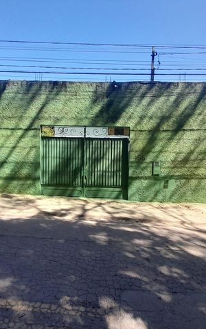 Casa para alugar com 450m², 2 quartos e 10 vagasFachada