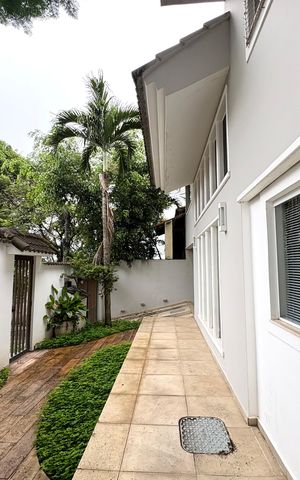 Casa de condomínio à venda com 282m², 4 quartos e 3 vagasJardim
