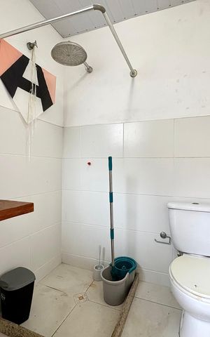 Casa de condomínio à venda com 282m², 4 quartos e 3 vagasBanheiro Social