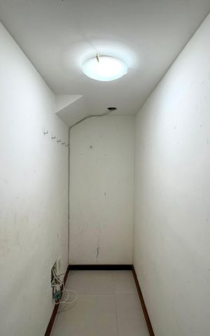 Casa de condomínio à venda com 282m², 4 quartos e 3 vagasDespensa