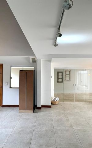 Casa de condomínio à venda com 282m², 4 quartos e 3 vagasSala