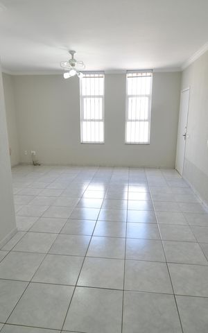 Casa à venda com 300m², 3 quartos e 3 vagasSala