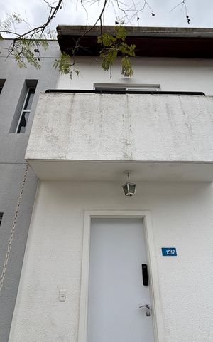 Casa de condomínio para alugar com 100m², 3 quartos e 2 vagasFachada