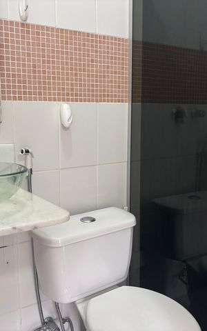 Casa de condomínio para alugar com 100m², 3 quartos e 2 vagasBanheiro da Suíte