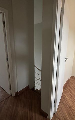 Casa de condomínio para alugar com 100m², 3 quartos e 2 vagasCorredor