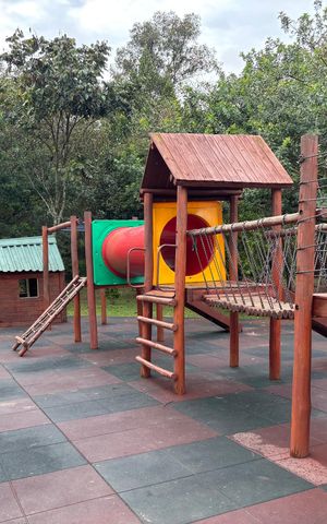 Casa de condomínio para alugar com 100m², 3 quartos e 2 vagasÁrea comum - Playground