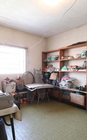 Casa à venda com 217m², 2 quartos e 2 vagasQuarto de Serviço