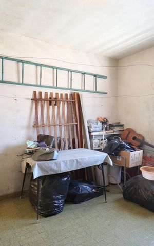 Casa à venda com 217m², 2 quartos e 2 vagasQuarto de Serviço
