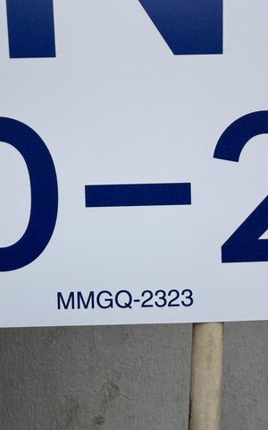 Casa à venda com 250m², 1 quarto e 2 vagas Casa à venda com 250m², 1 quarto e 2 vagasPlaca
