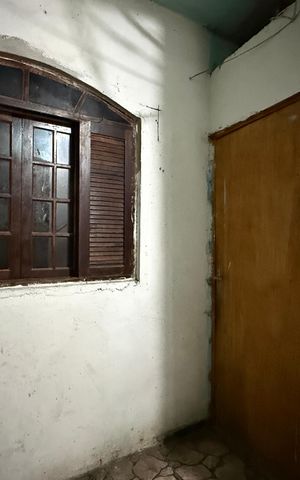 Casa à venda com 250m², 1 quarto e 2 vagas Casa à venda com 250m², 1 quarto e 2 vagasCasa 5