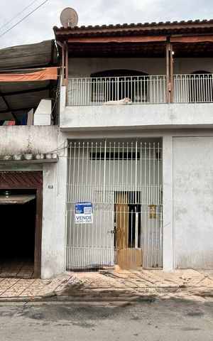 Casa à venda com 250m², 1 quarto e 2 vagas Casa à venda com 250m², 1 quarto e 2 vagasFachada