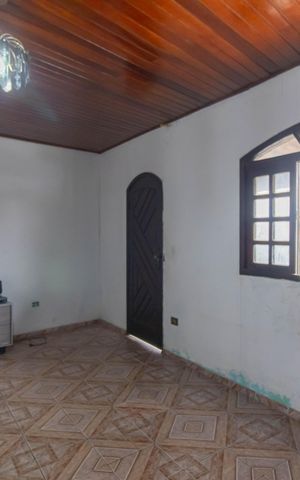 Casa à venda com 250m², 1 quarto e 2 vagas Casa à venda com 250m², 1 quarto e 2 vagasSala