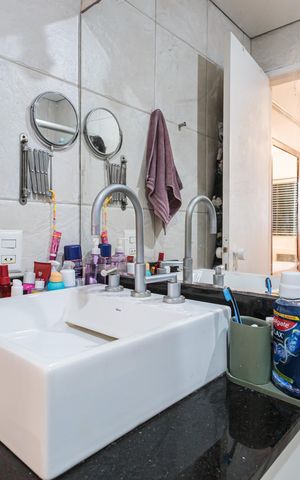 Apartamento à venda com 60m², 3 quartos e sem vaga Apartamento à venda com 60m², 3 quartos e sem vagaBanheiro da Suíte