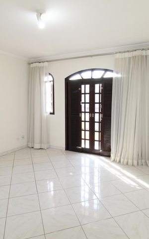 Casa para alugar com 205m², 4 quartos e 2 vagasSuíte