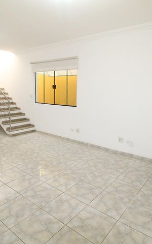 Casa para alugar com 205m², 4 quartos e 2 vagasSala