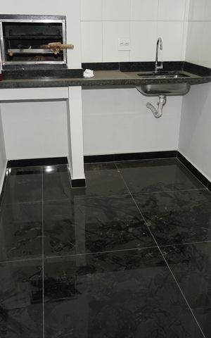 Apartamento para alugar com 81m², 2 quartos e 1 vagaVaranda