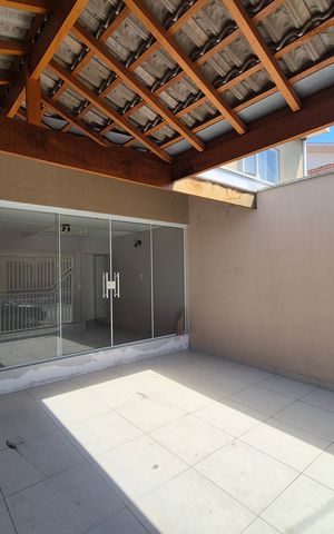 Casa para alugar com 128m², 4 quartos e 2 vagas Casa para alugar com 128m², 4 quartos e 2 vagasÁrea externa
