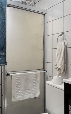 Apartamento à venda com 61m², 2 quartos e 1 vaga Apartamento à venda com 61m², 2 quartos e 1 vagaBanheiro