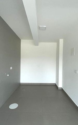 Casa à venda com 700m², 4 quartos e 5 vagas Casa à venda com 700m², 4 quartos e 5 vagasCozinha