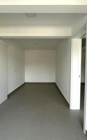 Casa à venda com 700m², 4 quartos e 5 vagas Casa à venda com 700m², 4 quartos e 5 vagasCorredor