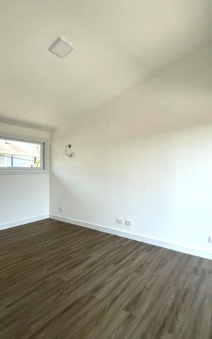 Casa à venda com 700m², 4 quartos e 5 vagas Casa à venda com 700m², 4 quartos e 5 vagasSuíte 3