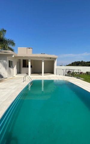 Casa à venda com 700m², 4 quartos e 5 vagas Casa à venda com 700m², 4 quartos e 5 vagasÁrea comum
