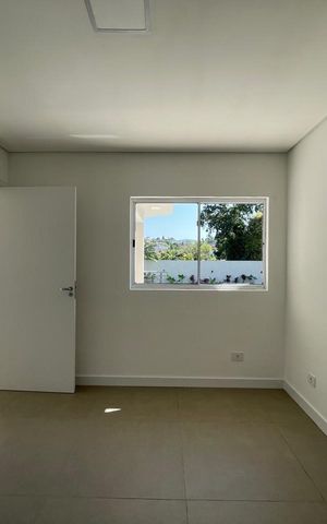 Casa à venda com 700m², 4 quartos e 5 vagas Casa à venda com 700m², 4 quartos e 5 vagasSuíte 4