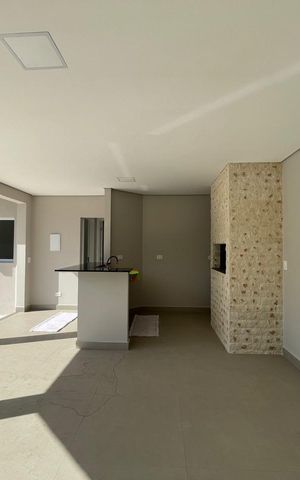 Casa à venda com 700m², 4 quartos e 5 vagas Casa à venda com 700m², 4 quartos e 5 vagasÁrea comum