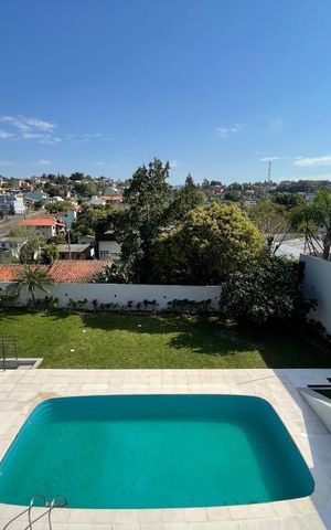 Casa à venda com 700m², 4 quartos e 5 vagas Casa à venda com 700m², 4 quartos e 5 vagasÁrea comum