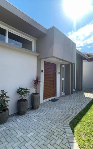 Casa à venda com 700m², 4 quartos e 5 vagas Casa à venda com 700m², 4 quartos e 5 vagasÁrea comum
