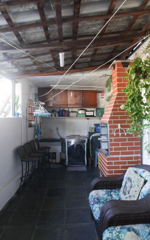 Casa à venda com 280m², 2 quartos e 3 vagas Casa à venda com 280m², 2 quartos e 3 vagasCasa 2